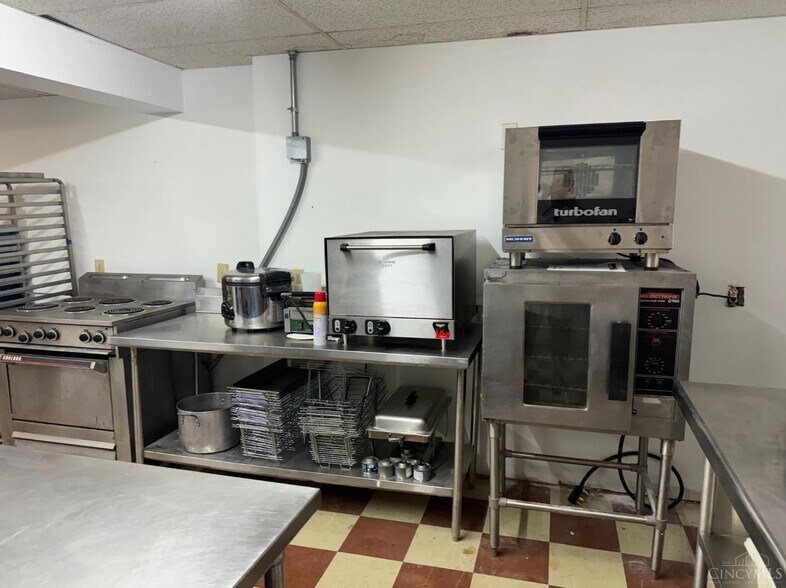 More Photos Of 503 Clark St, Cincinnati Specialty For Sale