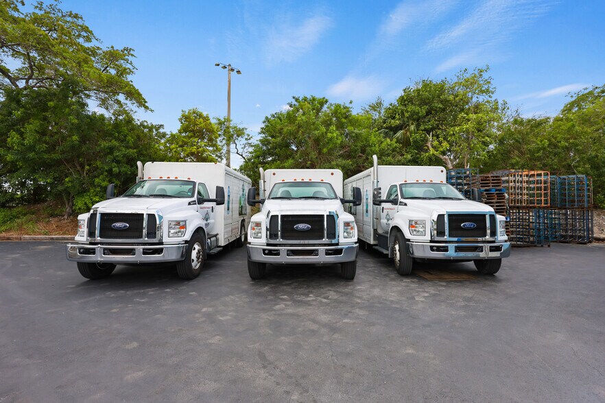 More Photos Of 2605 Kelly Ln, Lake Worth Light Distribution For Lease