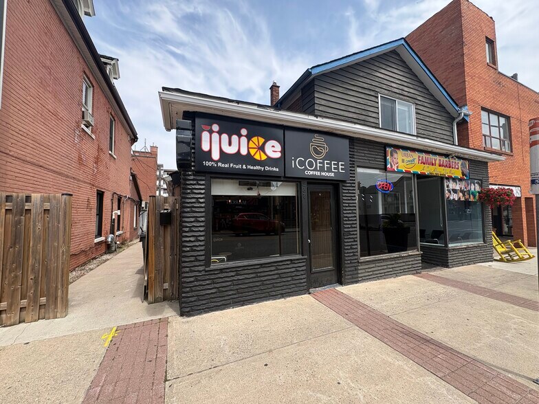 More Photos Of 239 Queen St S, Mississauga Storefront For Lease