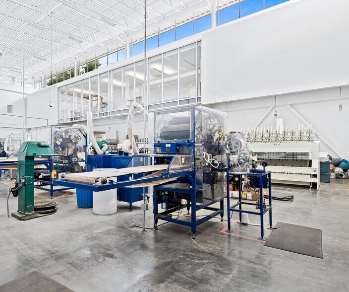 More Photos Of 76 Jupiter Rd, Weaverville Manufacturing For Lease