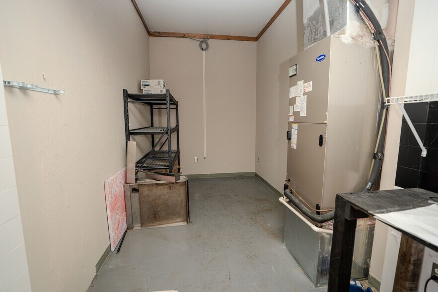 More Photos Of 5995 N Courtenay Pky, Merritt Island Light Manufacturing For Sale