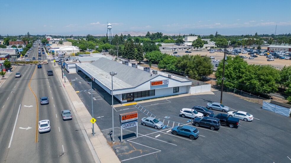 More Photos Of 727 Clovis Ave, Clovis Freestanding For Sale