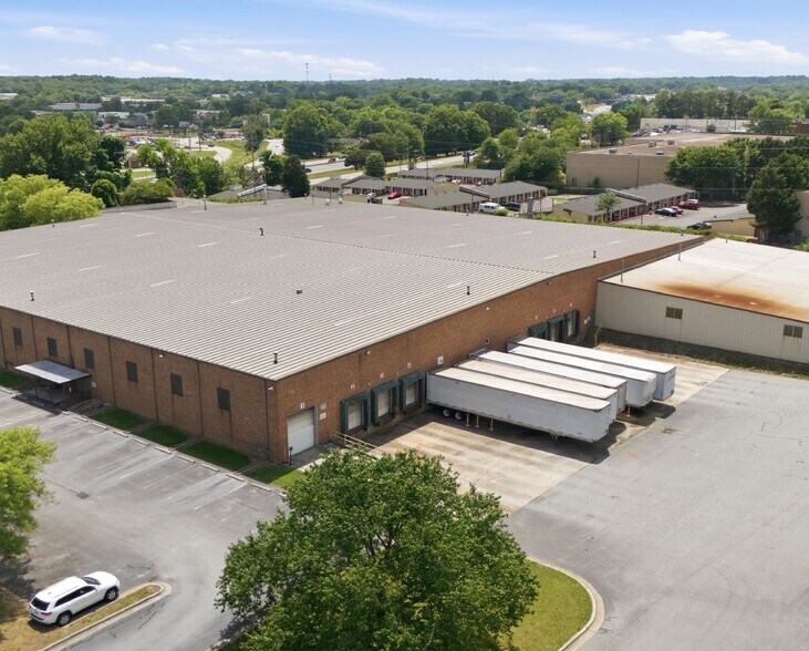 More Photos Of 200 E Meadowview Rd, Greensboro Manufacturing For Lease