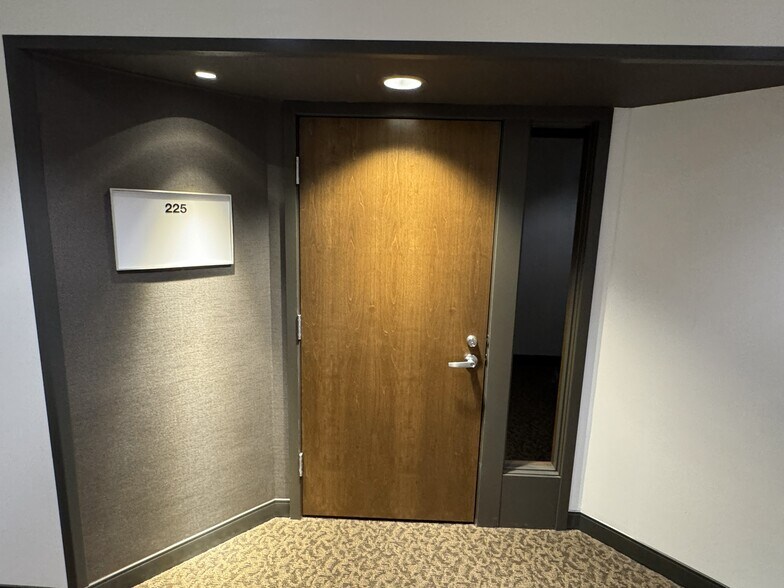 More Photos Of 8989 N Port Washington Rd, Bayside Office For Lease