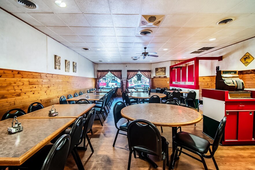 More Photos Of 134 S Main St, Oregon Restaurant For Sale