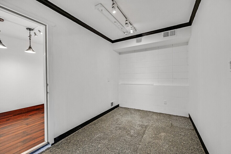 More Photos Of 4319 Piedmont Ave, Oakland Storefront Retail Office For Lease