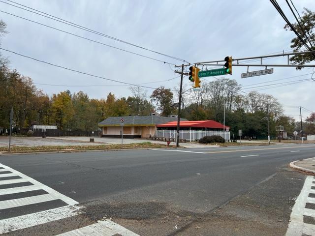 More Photos Of 770 Bound Brook Rd, Middlesex Freestanding For Sale