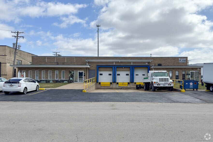 More Photos Of 11743 S Mayfield Ave, Alsip Warehouse For Lease