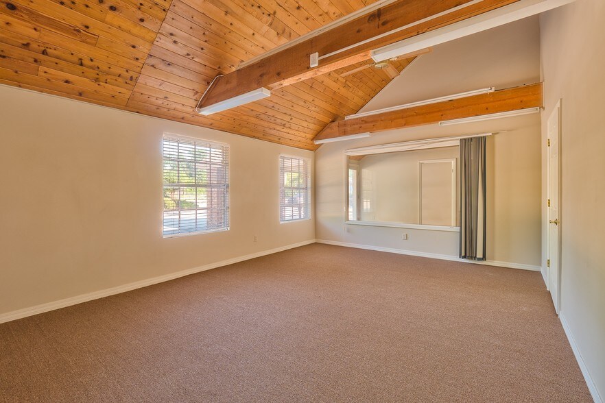 More Photos Of 894 Robert Blvd, Slidell Medical For Lease