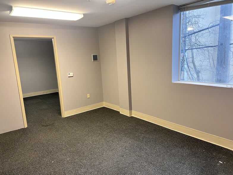 More Photos Of 3575 N Oakland Ave, Shorewood Apartments For Lease