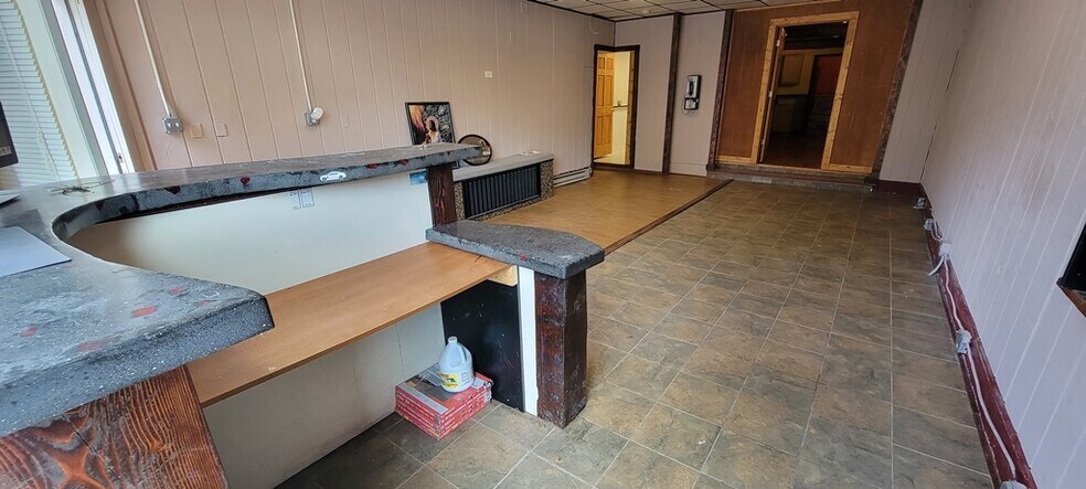 More Photos Of 325 N Main St, Liberty Flex For Lease