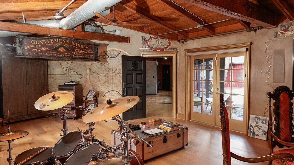 More Photos Of 3508 S Manhattan Ave, Tampa Health Club For Sale