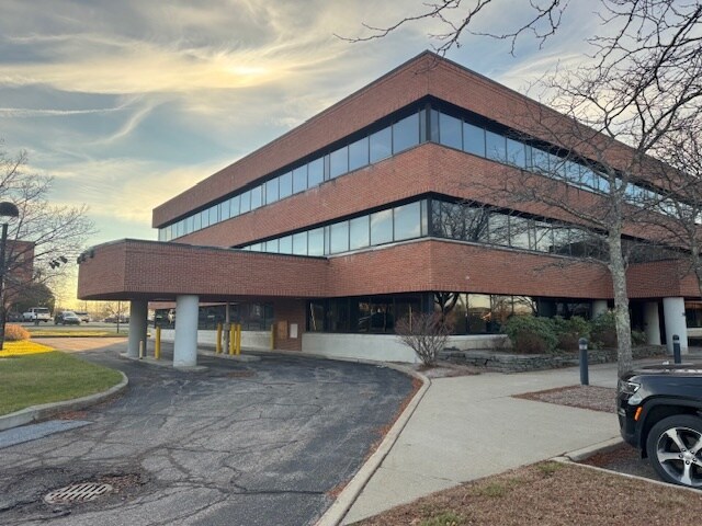 Primary Photo Of 300 Interstate Corporate Cent, Williston Office For Lease