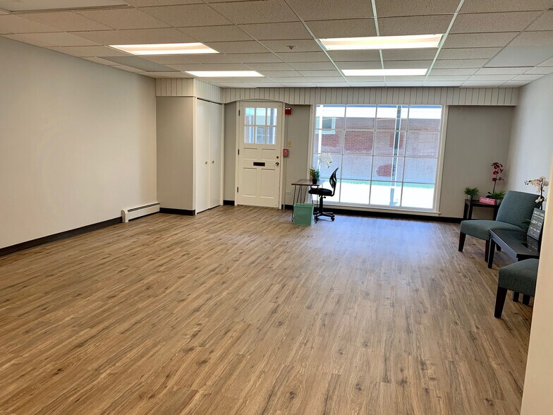 More Photos Of 5508 S Brainard Ave, Countryside Apartments For Lease