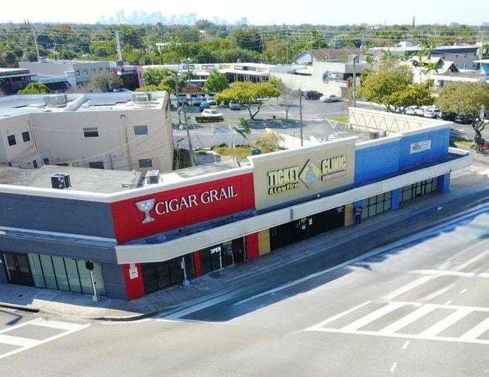 Primary Photo Of 3061 N Federal Hwy, Fort Lauderdale Storefront For Sale