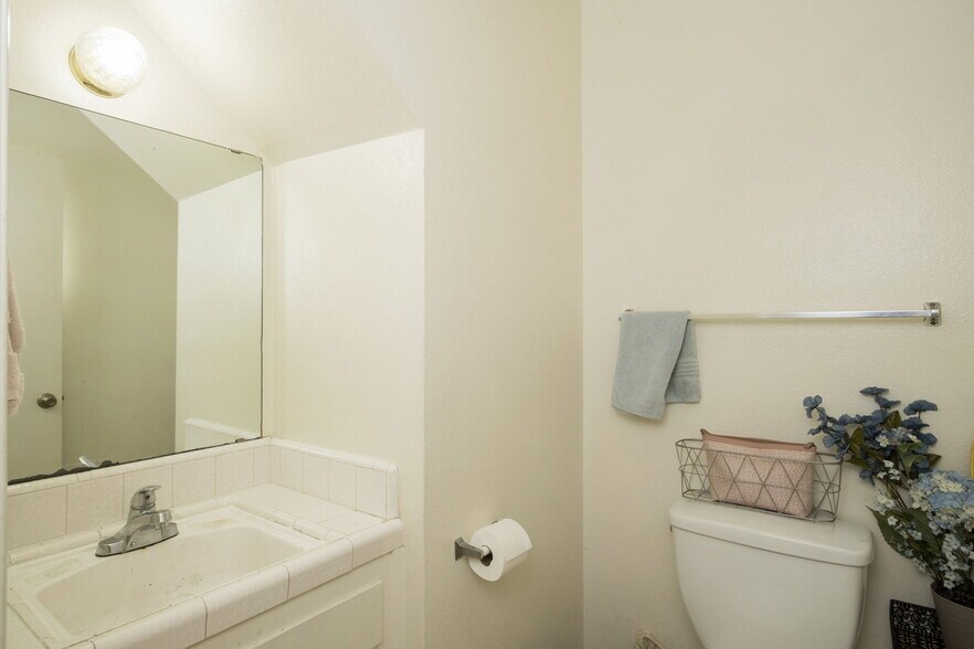 More Photos Of 770-849 Silverado St, Hanford Apartments For Sale