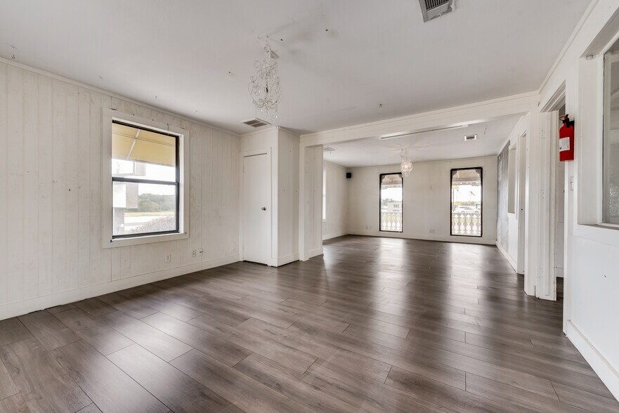 More Photos Of 1501 N Trade Days Blvd, Canton Storefront Retail Office For Sale