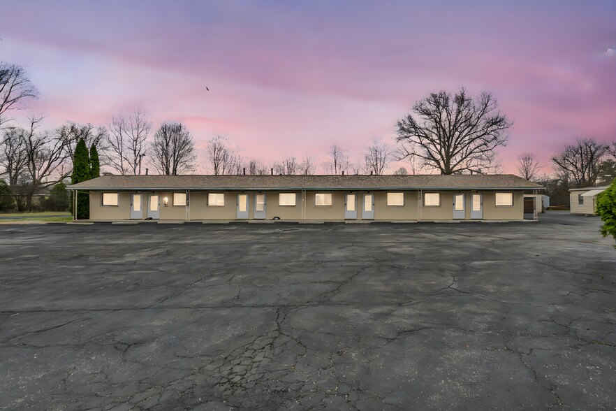 More Photos Of 44077 Oberlin Elyria Rd, Oberlin Hotel For Sale