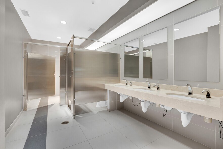 More Photos Of 10201 Fairfax Blvd, Fairfax Office For Lease