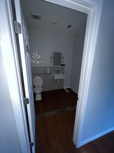 More Photos Of 4521 S Orange Blossom Trl, Kissimmee Service Station For Sale