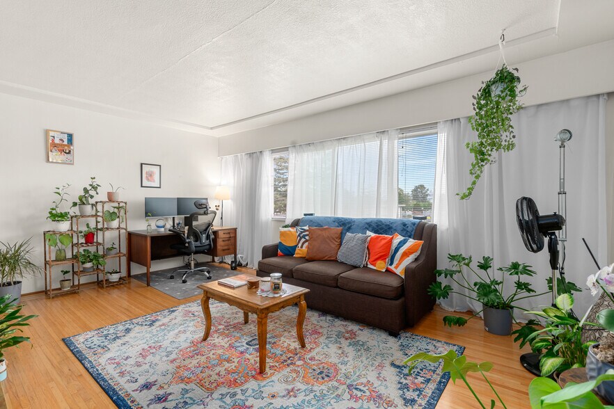 More Photos Of 3040 Nanaimo St, Vancouver Apartments For Sale