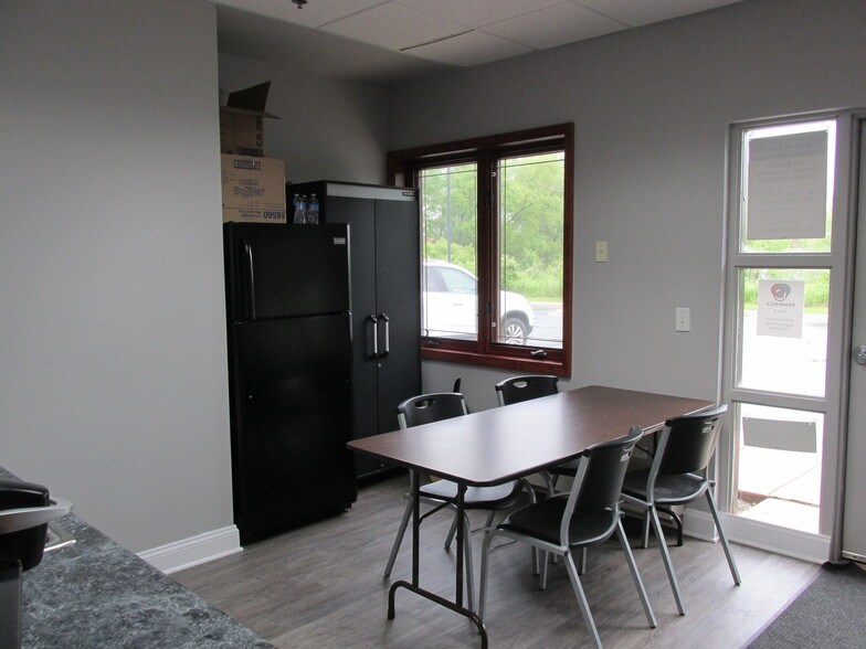 More Photos Of 245-285 Stonegate Rd, Algonquin Medical For Sale