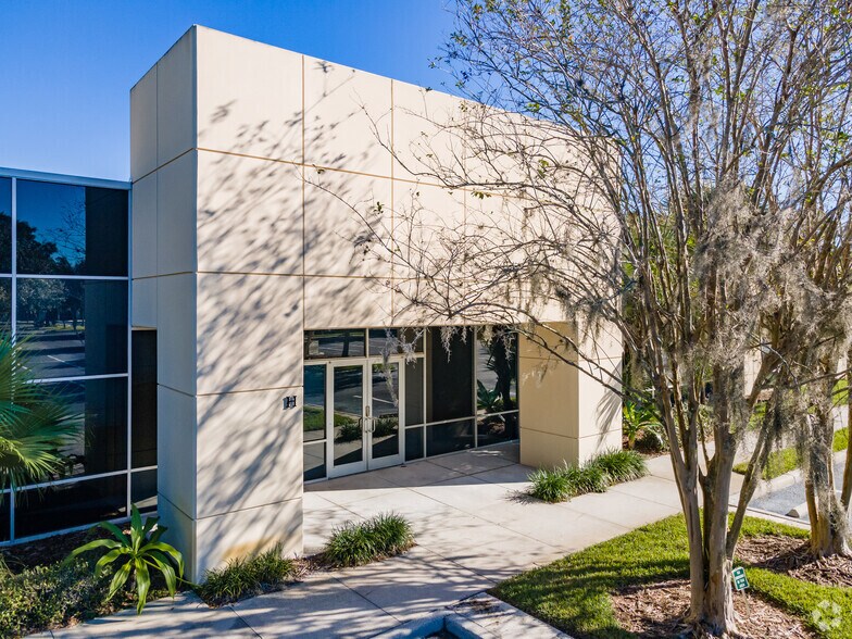 More Photos Of 599 Lake Kathy Dr, Brandon Office For Sale