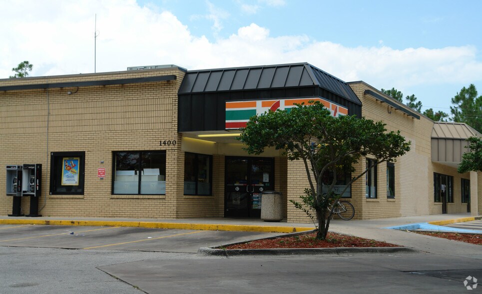 Primary Photo Of 1400 Mason Ave, Daytona Beach Convenience Store For Lease