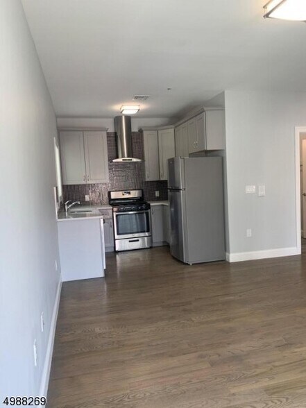 More Photos Of 12 Adams St, Newark Specialty For Sale