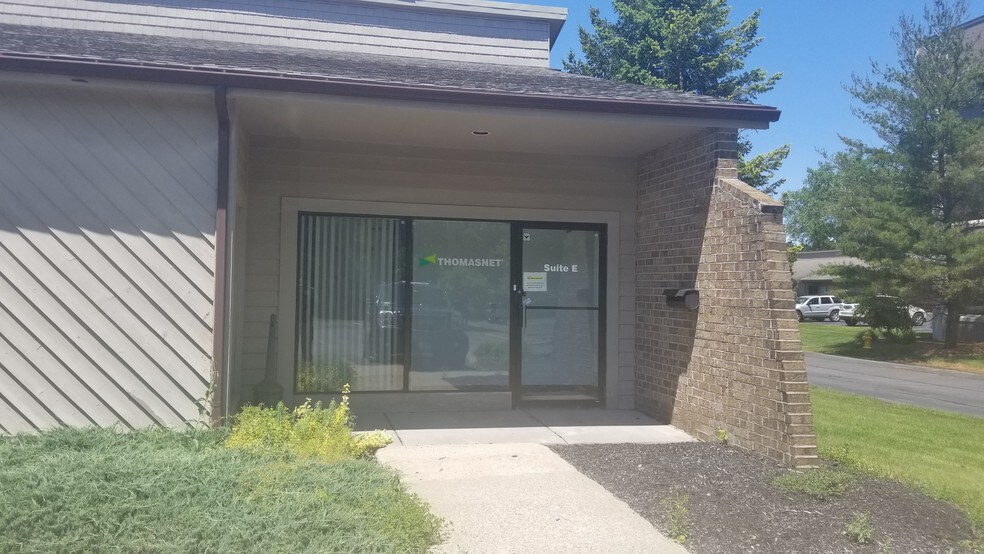 More Photos Of 121 Erie Canal Dr, Rochester Medical For Sale