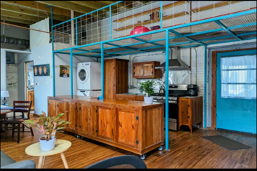 More Photos Of 828 E 15th St, Brownsville Office For Sale