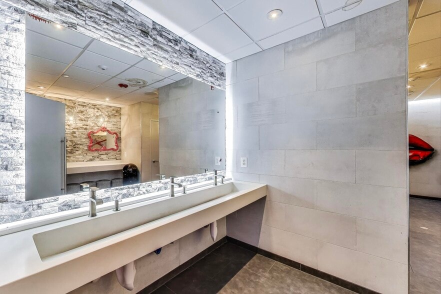 More Photos Of 1355 U St NW, Washington Restaurant For Lease