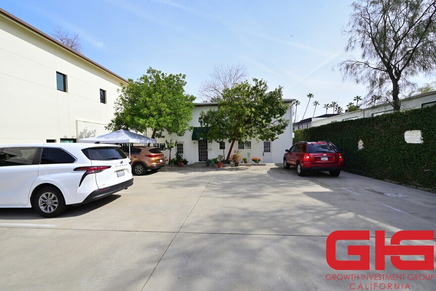 More Photos Of 88 N Hill Ave, Pasadena Storefront For Sale