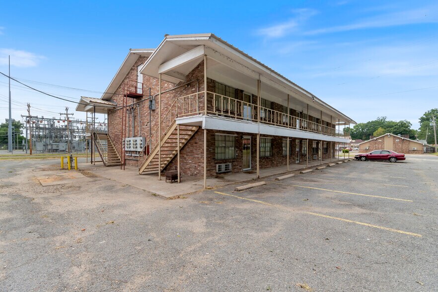 More Photos Of 2213 E 7th Ave, Pine Bluff Apartments For Sale