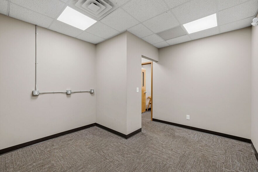 More Photos Of 4519 Military Rd, Niagara Falls Medical For Lease