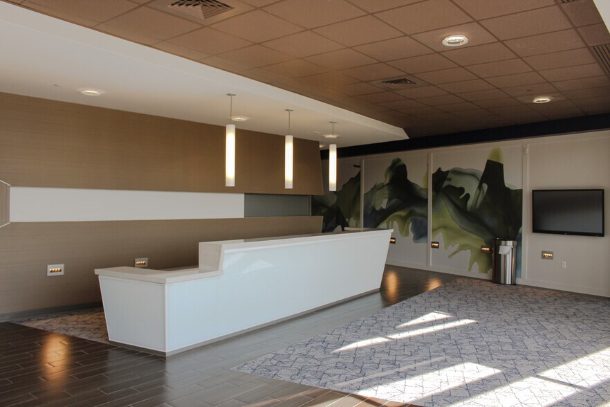 More Photos Of 18020 Burt St, Elkhorn Office For Lease