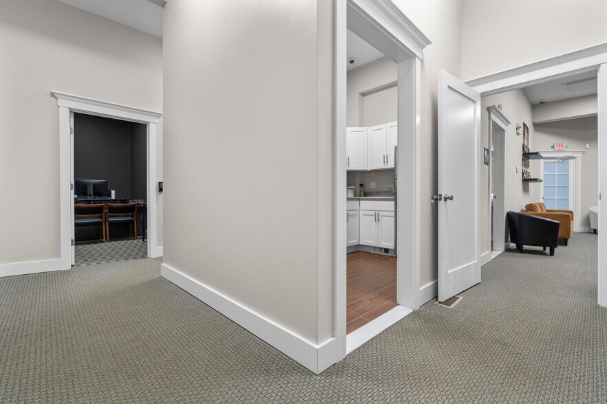 More Photos Of 698 Main St, Branford Office For Sale