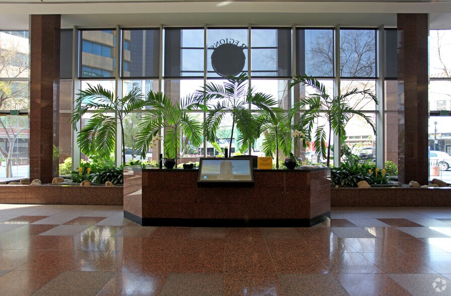 More Photos Of 111 N Orange Ave, Orlando Office For Lease