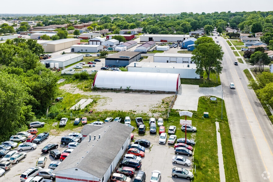 More Photos Of 2221 Fairfield st, Lincoln Industrial For Sale