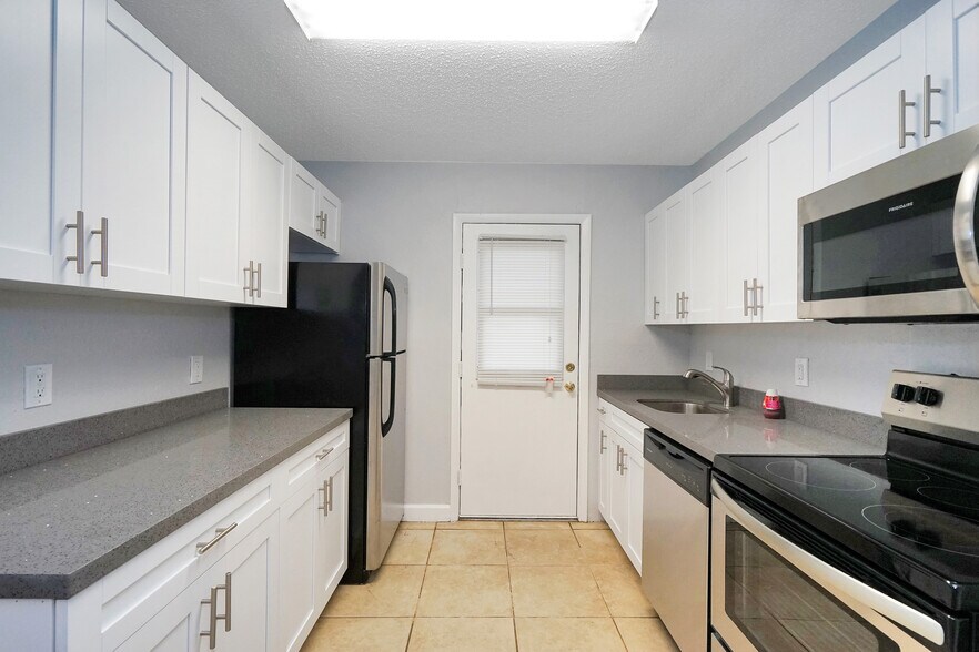 More Photos Of 400 NW 65th Ave, Margate Apartments For Sale