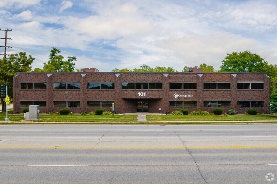 More Photos Of 101 N Virginia St, Crystal Lake Medical For Lease