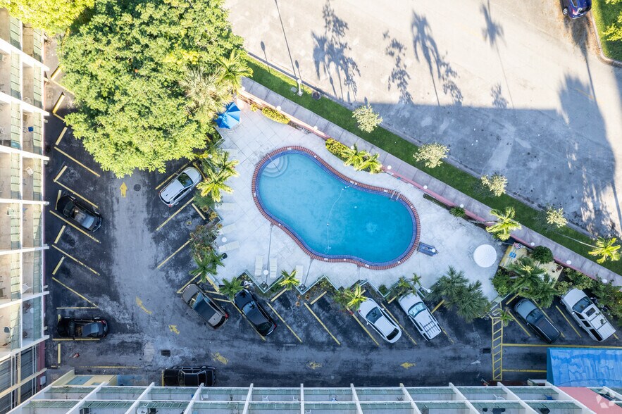More Photos Of 1111 Ponce de Leon Blvd, Coral Gables Hotel For Sale