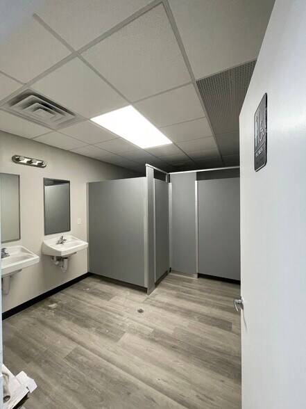 More Photos Of 360 Florence Ave, Hillside Office For Lease