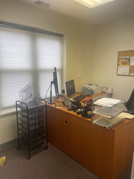 More Photos Of 15300-15404 Spencerville Ct, Burtonsville Medical For Sale