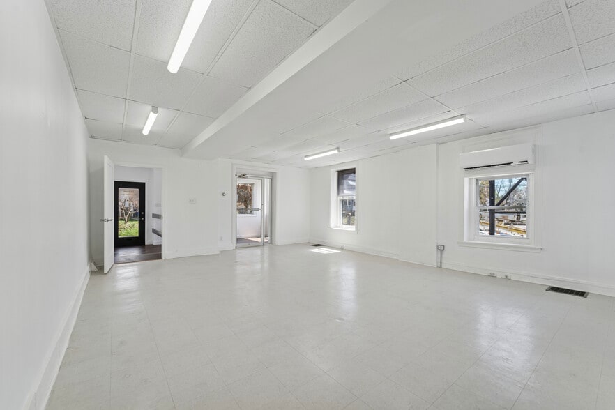 More Photos Of 14-16 S Wycombe Ave, Lansdowne Auto Repair For Sale