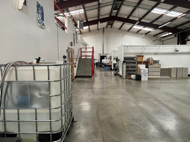 More Photos Of 2482 Progress Dr, Redding Manufacturing For Sale