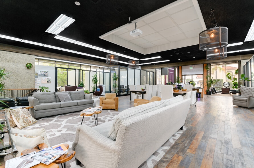 More Photos Of 140 N Escondido Blvd, Escondido Office For Sale