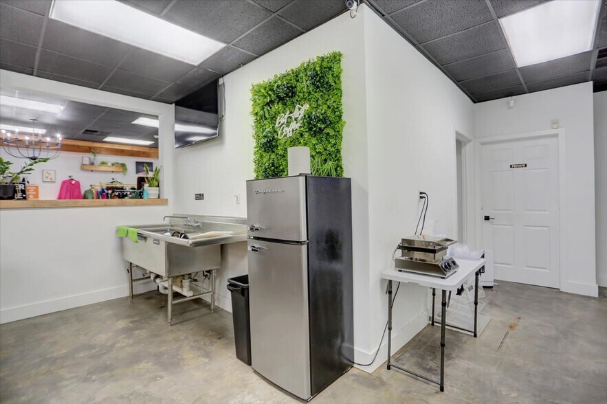 More Photos Of 140 W Orange St, Shippensburg Storefront For Sale