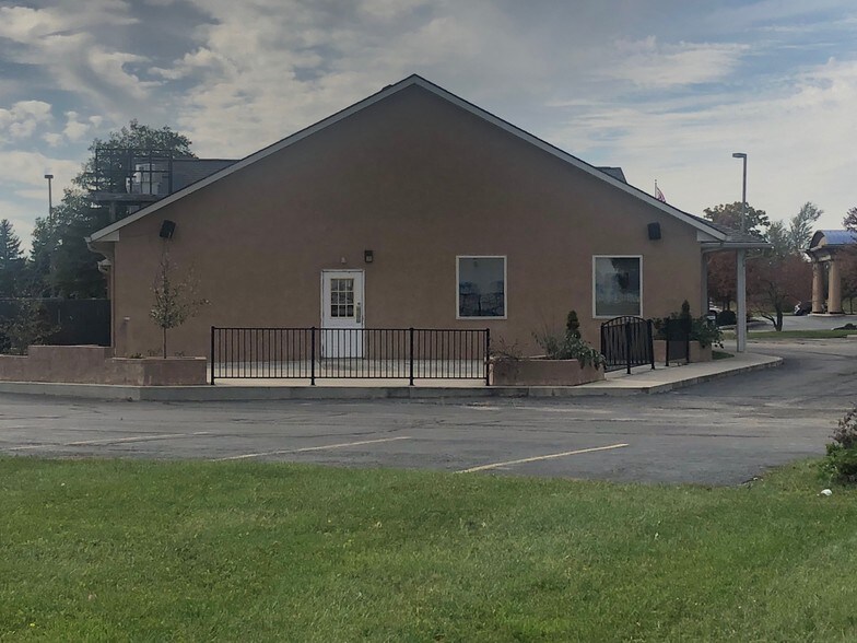 More Photos Of 333 Mill Creek Dr, Marysville Restaurant For Sale