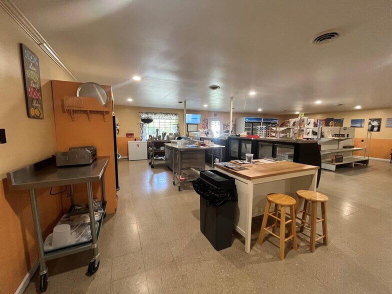 More Photos Of 6026 Occohannock Neck Rd, Exmore Convenience Store For Sale